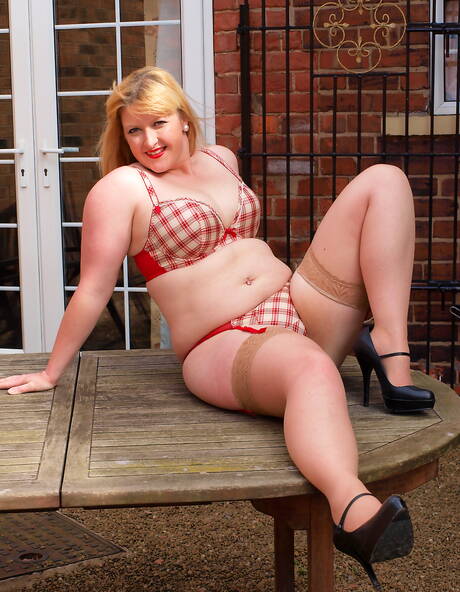 TAC Amateurs are proud to present you with a free pics featuring Samantha xxx gallery 270839