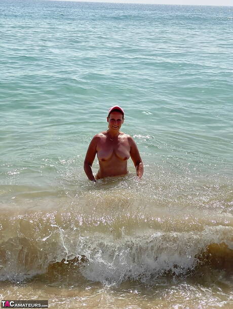 TAC Amateurs invites you to browse their xxx pictures with Sweet Susi xxx gallery 269782