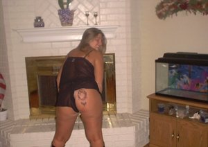 TAC Amateurs are pleased to offer you a free pics featuring Gangbang Momma in piss lover porn